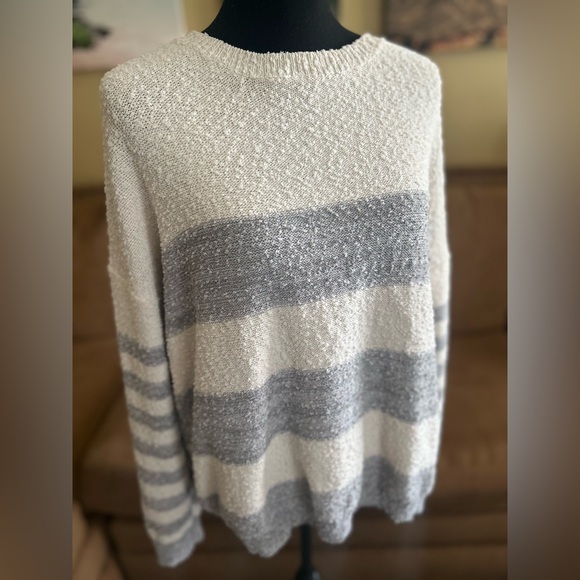 Knox Rose Sweaters - Knox Rose Gray and White Crew Neck Sweater with Striped Design